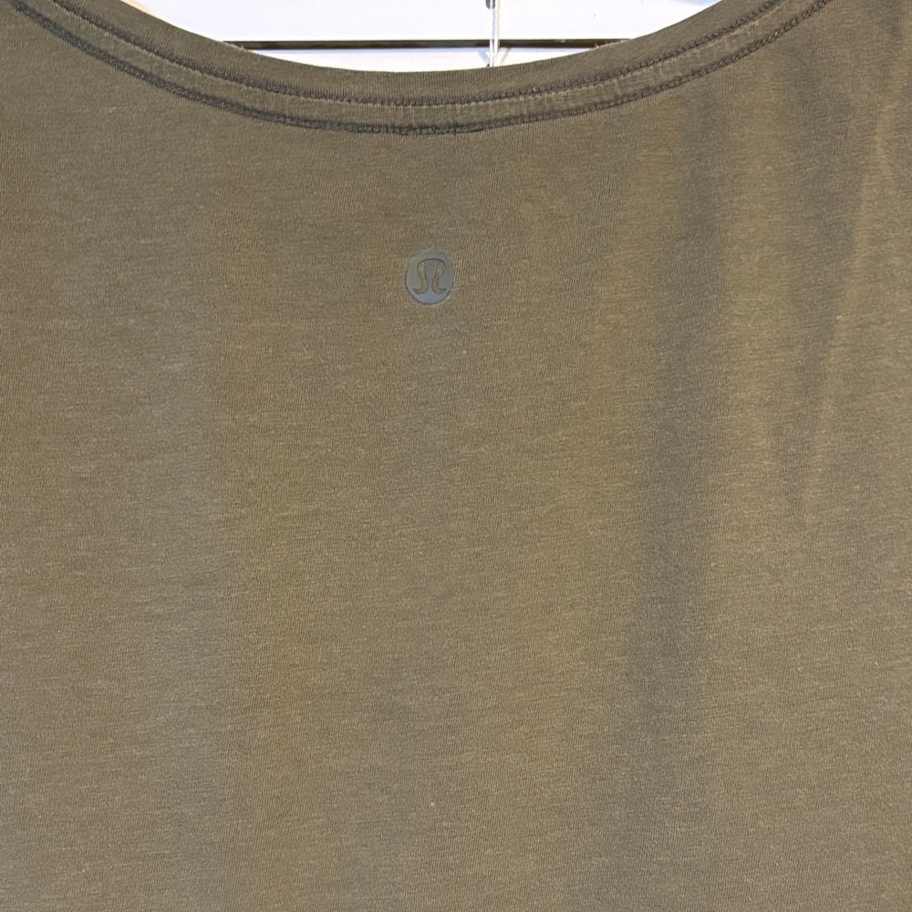 lululemon athletica Olive Short Sleeve Tee - Picture 3 of 3